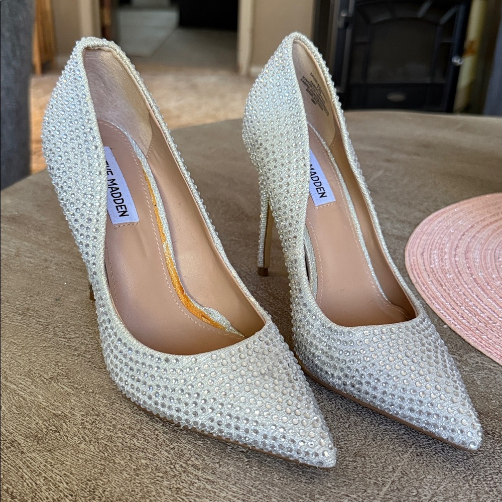 Steve Madden Rhinestone Size 7.5 Heel